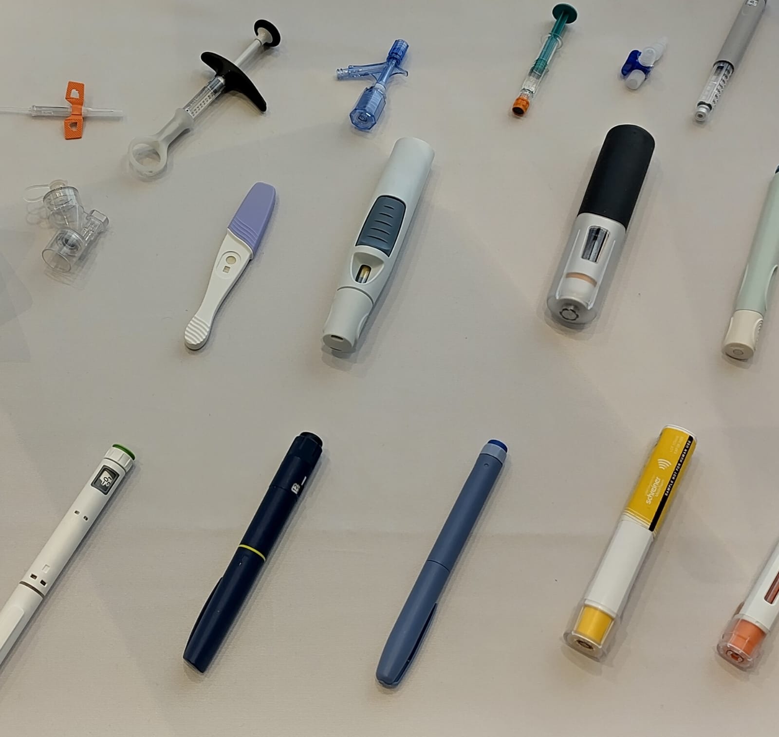 A range of autoinjector types: reusable, smart and single use.