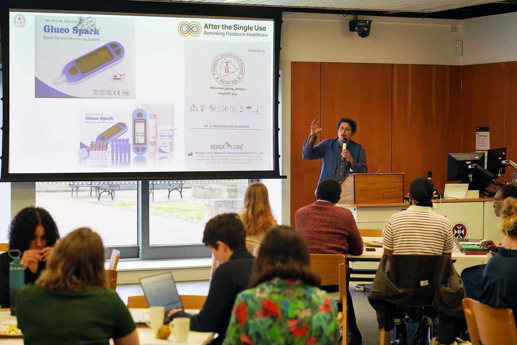 Dr. Kannuri explaining the lifecycle of a glucometer.